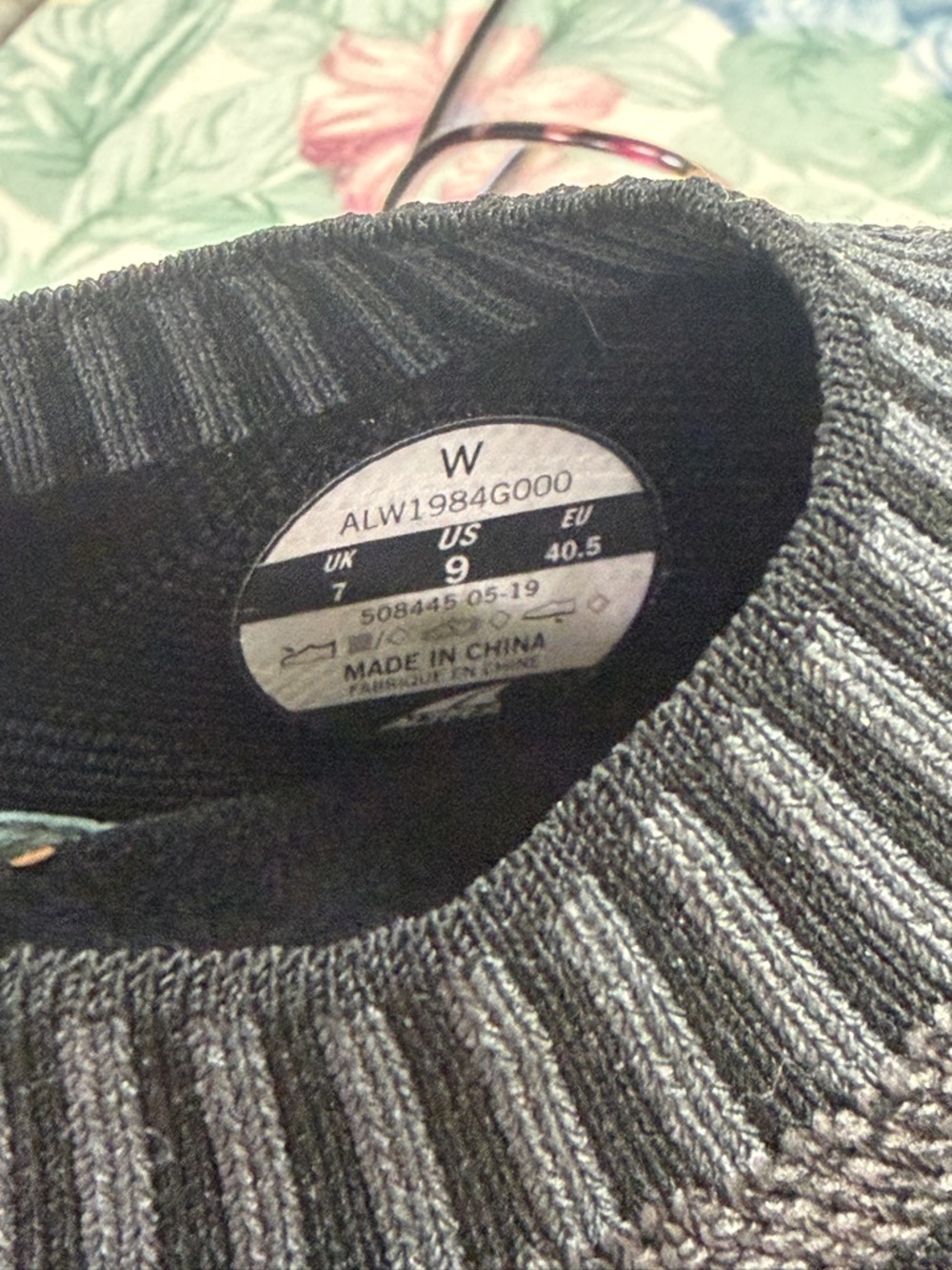 Altra Dyani Slip on Sneakers size 9 like new charcoal shoes walking - Picture 2 of 13